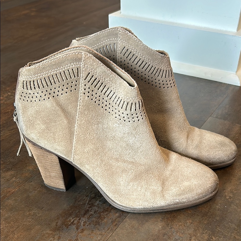Vince Camuto - Women's Beige Ankle Boots 9